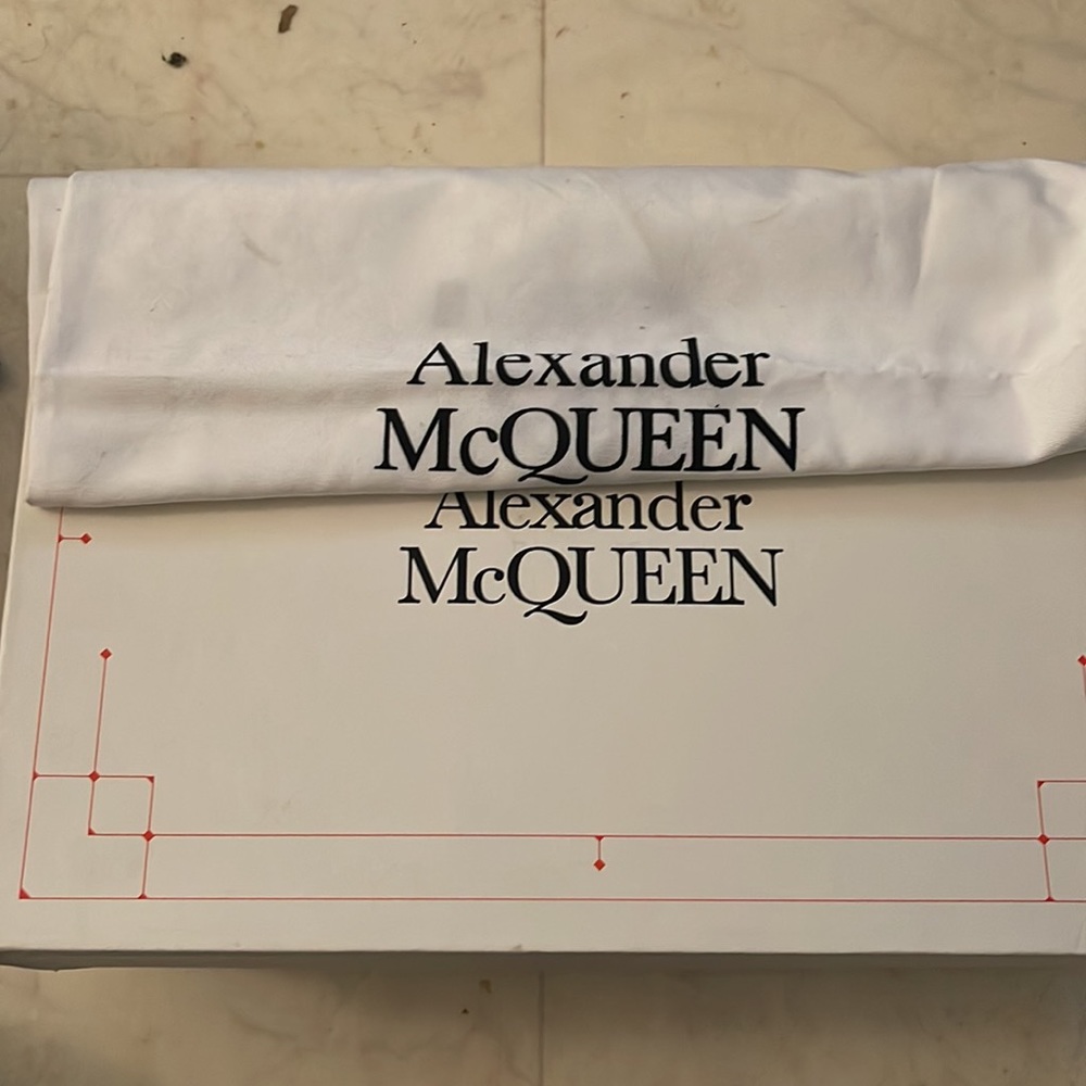 Alexander aMcqueen - Picture 4 of 4